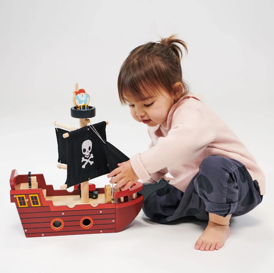 Fishbones Pirate Ship - Image 4