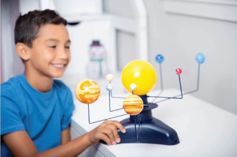 Geosafari Motorized Solar System - Image 3