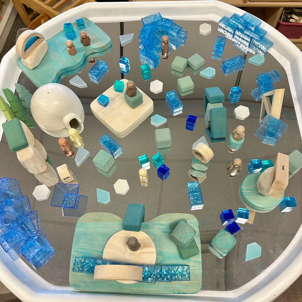 Ice Scene Set - Image 3