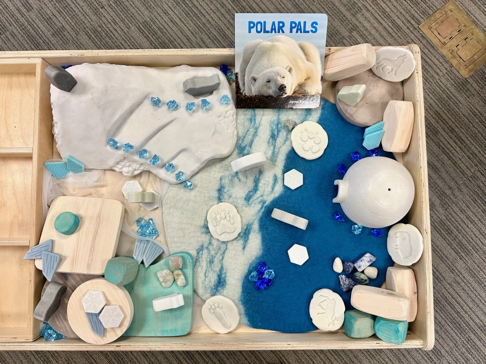 Ice Scene Set - Image 6
