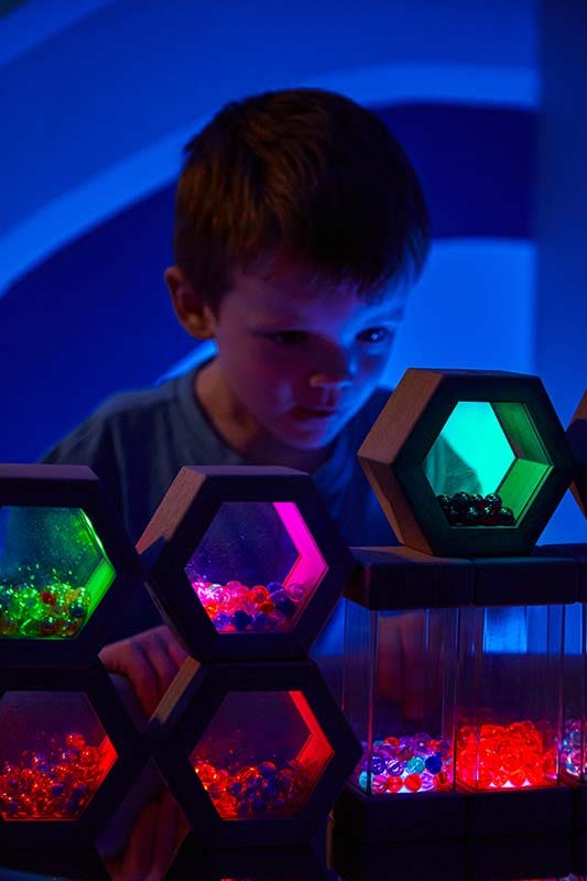 Luminous Wooden Shakers Hexagons 6pk - Image 3