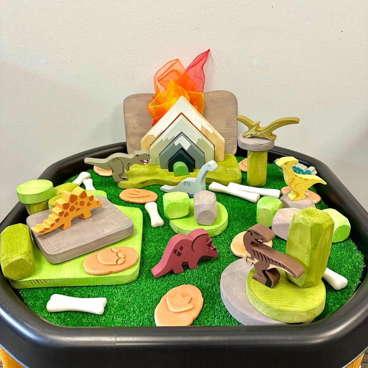 Mini Tuff Tray Grass Insert - Image 3