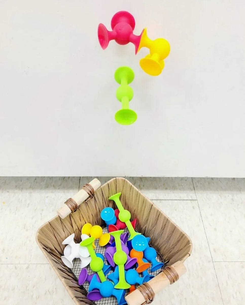 Squigz Deluxe Set by Fat Brain Toys - Image 5